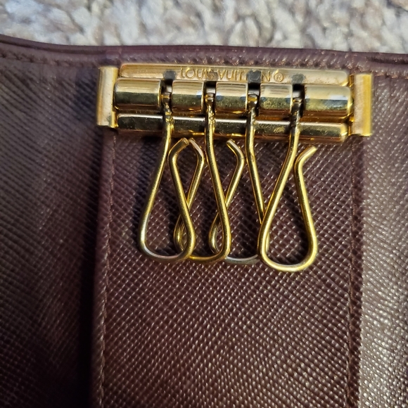 Authentic Louis Vuitton Red Mini Lin Keychain - Picture 5 of 8